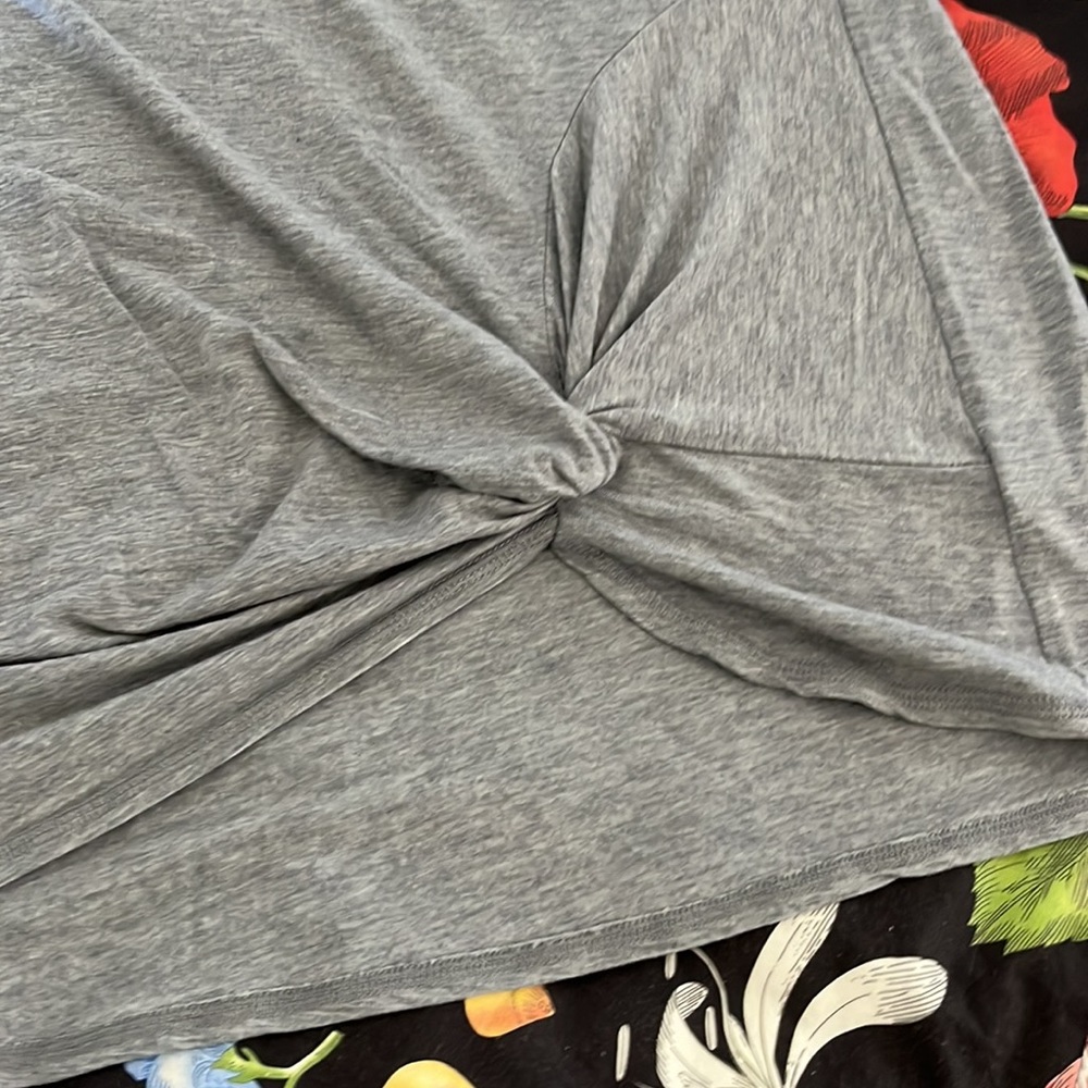 Gray tee - Picture 6 of 6